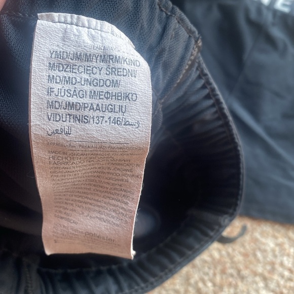 Girls youth size medium black under armour shorts. 2 pairs. - Picture 3 of 4